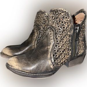 CORRAL CIRCLE G WOMEN'S DISTRESSED ROUND TOE ZIPPER ANKLE BOOT  SIZE 7.5